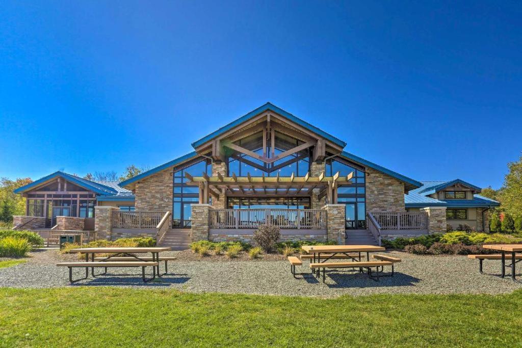Holiday home Lakeview! - Close To Skiing - Includes Firepit & Game Room! Arrowhead Lake