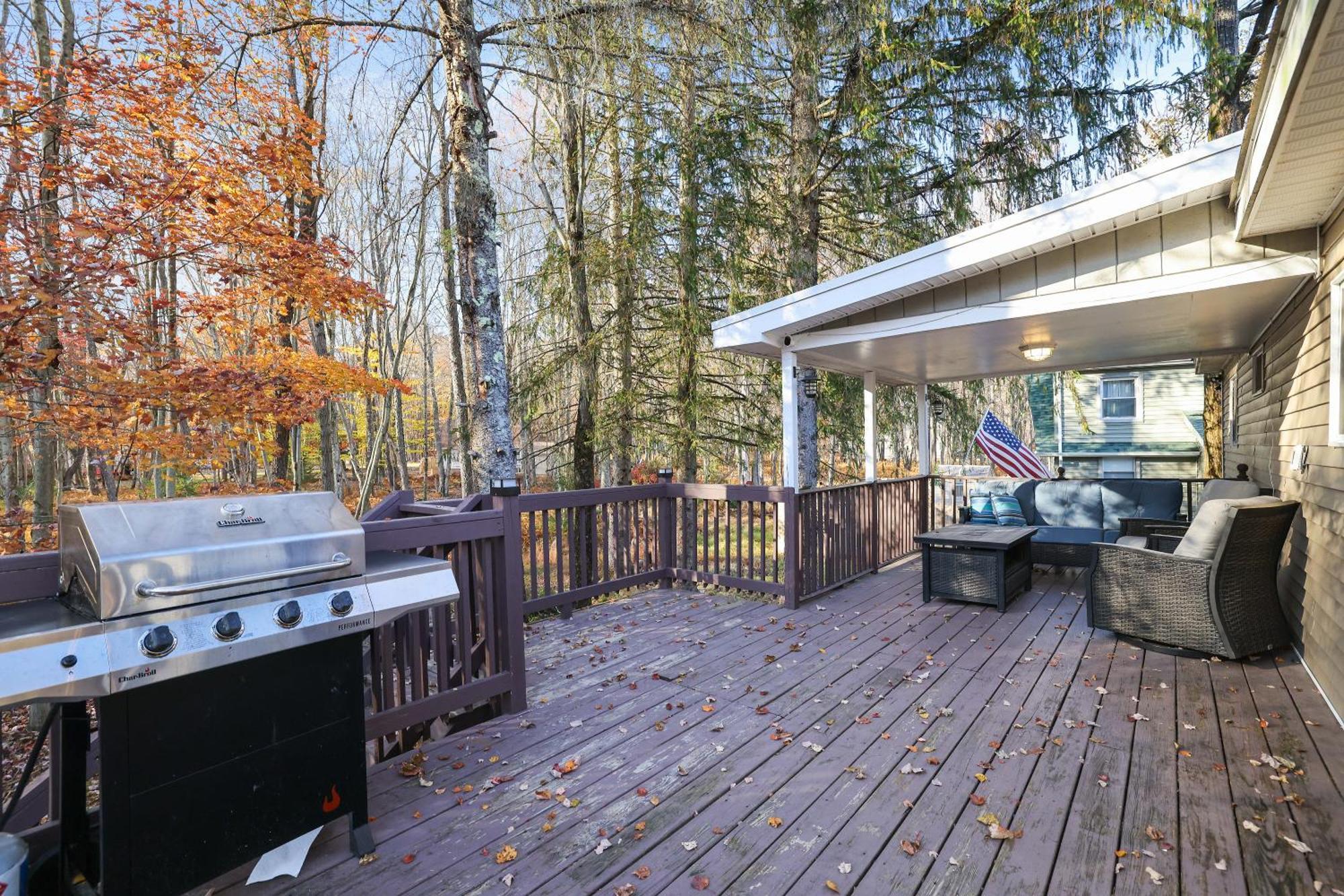 Lakeview! - Close To Skiing - Includes Firepit & Game Room! Holiday home Arrowhead Lake