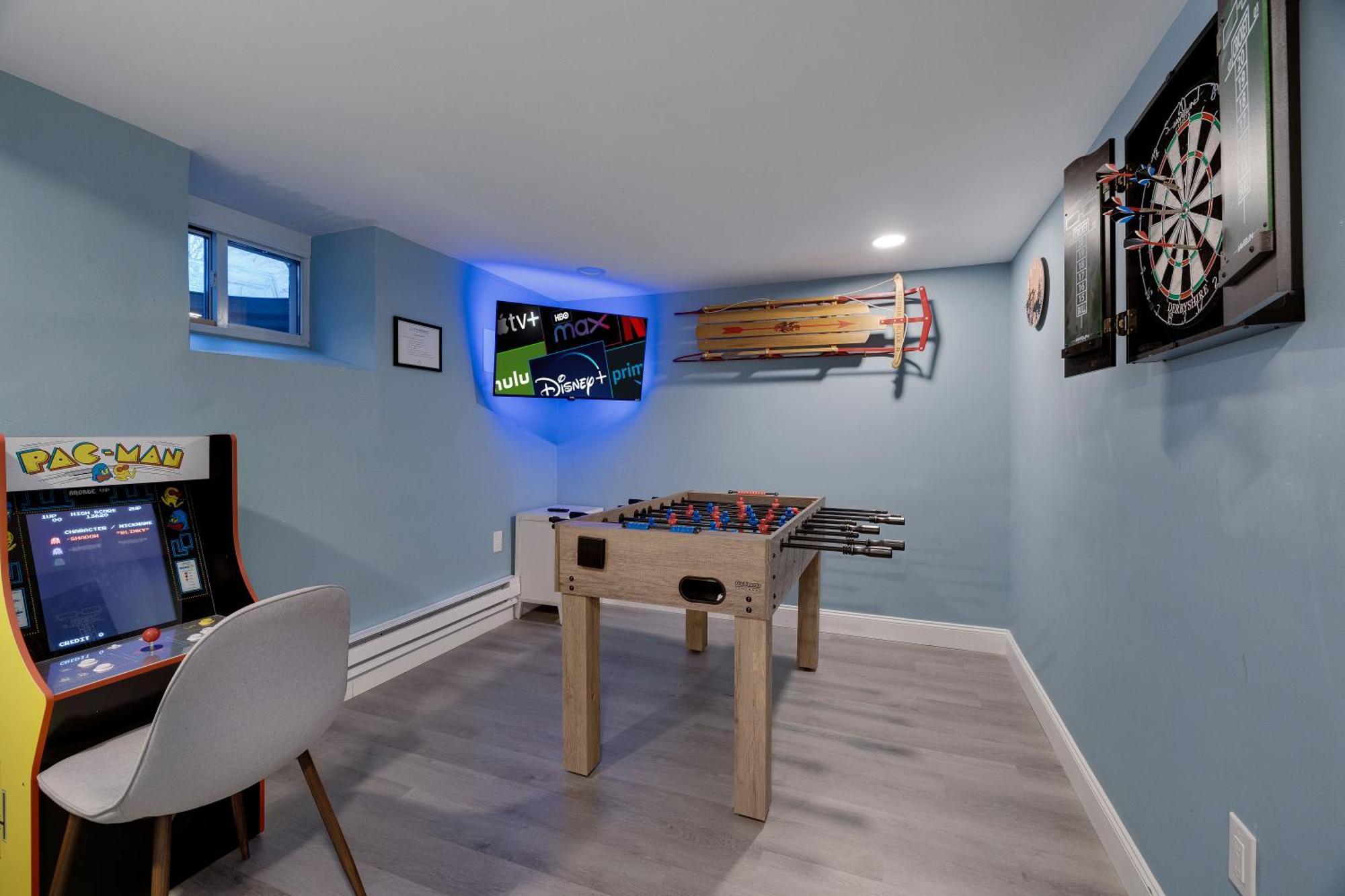 Lakeview! - Close To Skiing - Includes Firepit & Game Room! *